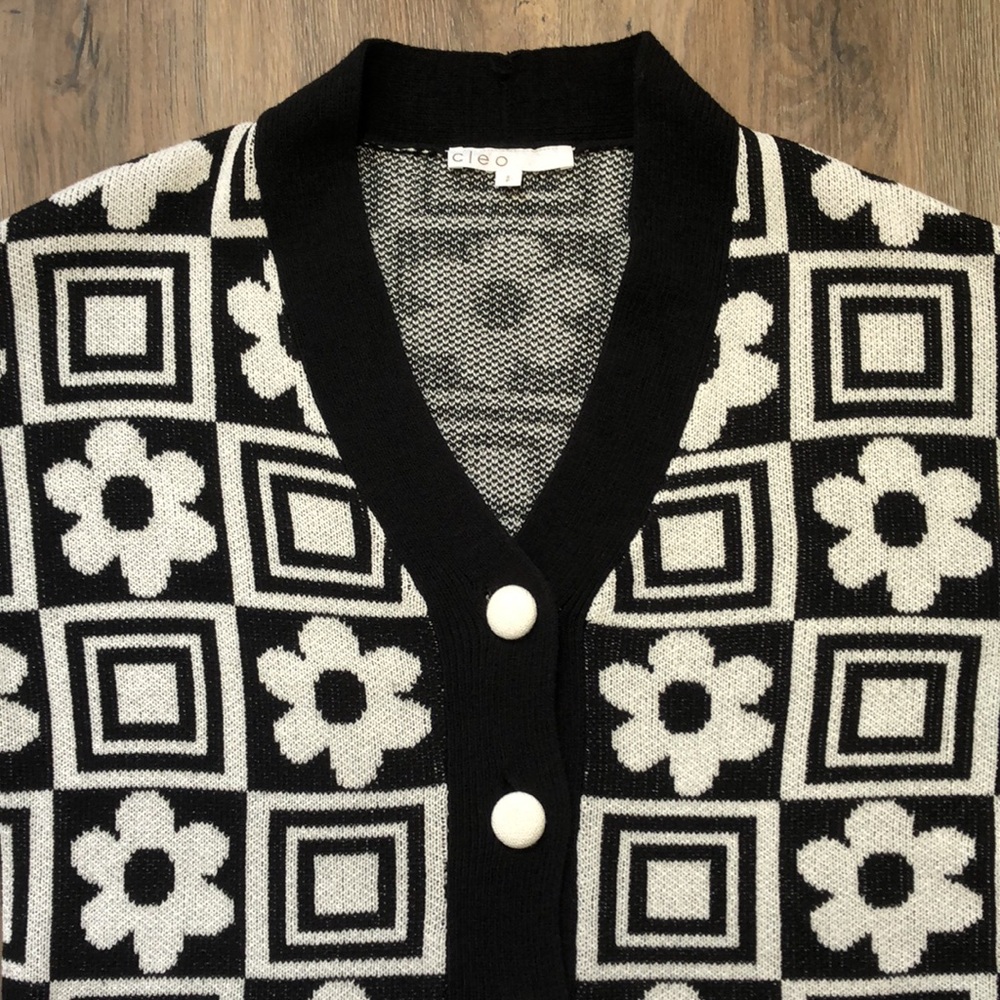 Cleo Black & White Knit Floral Cardigan - Picture 6 of 17
